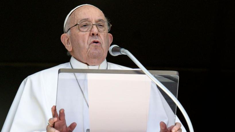 Papa Francisco dice que la economía liberal no acepta "la justicia social"