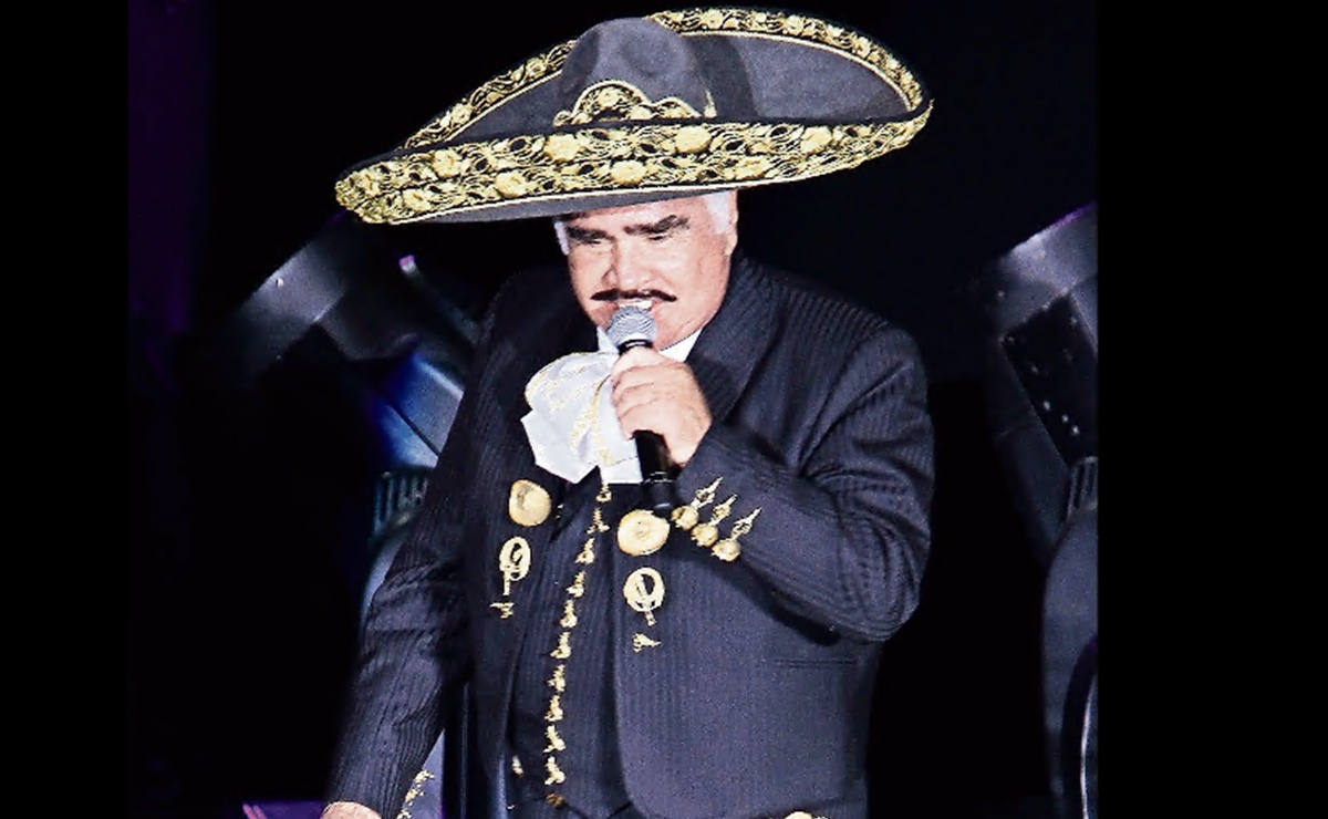 Vicente Fernández, hospitalizado en condición grave, confirma familia