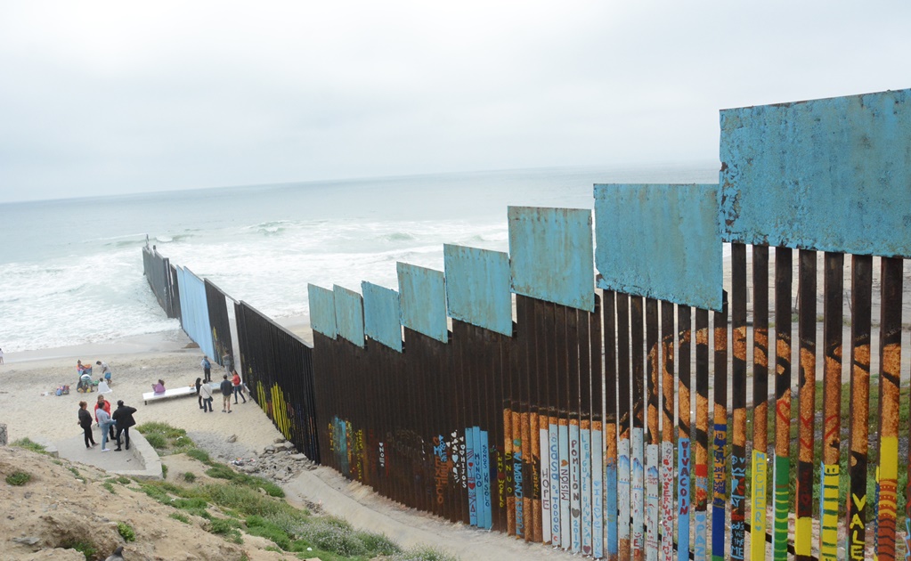 Trump considera poner paneles solares al muro fronterizo