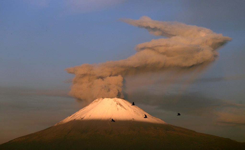 Popocatépetl registra explosión moderada 