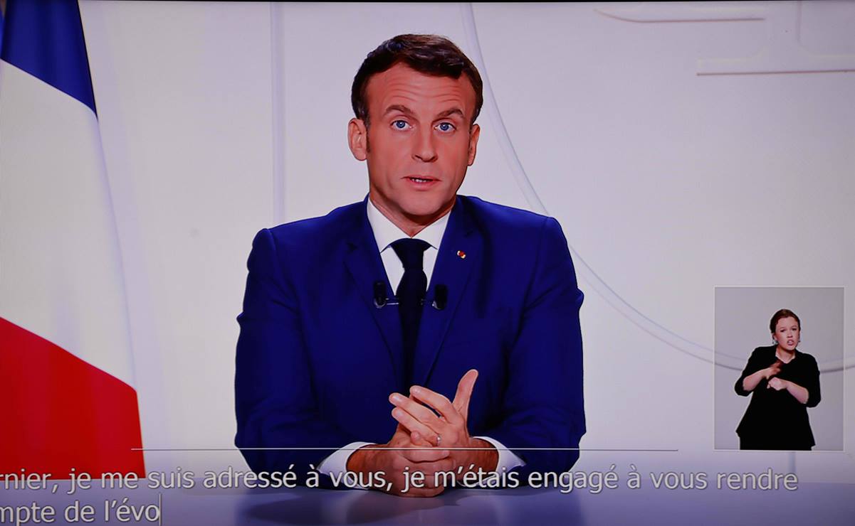 Francia supera las 50 mil muertes por Covid-19; Macron revela estrategia de vacunación