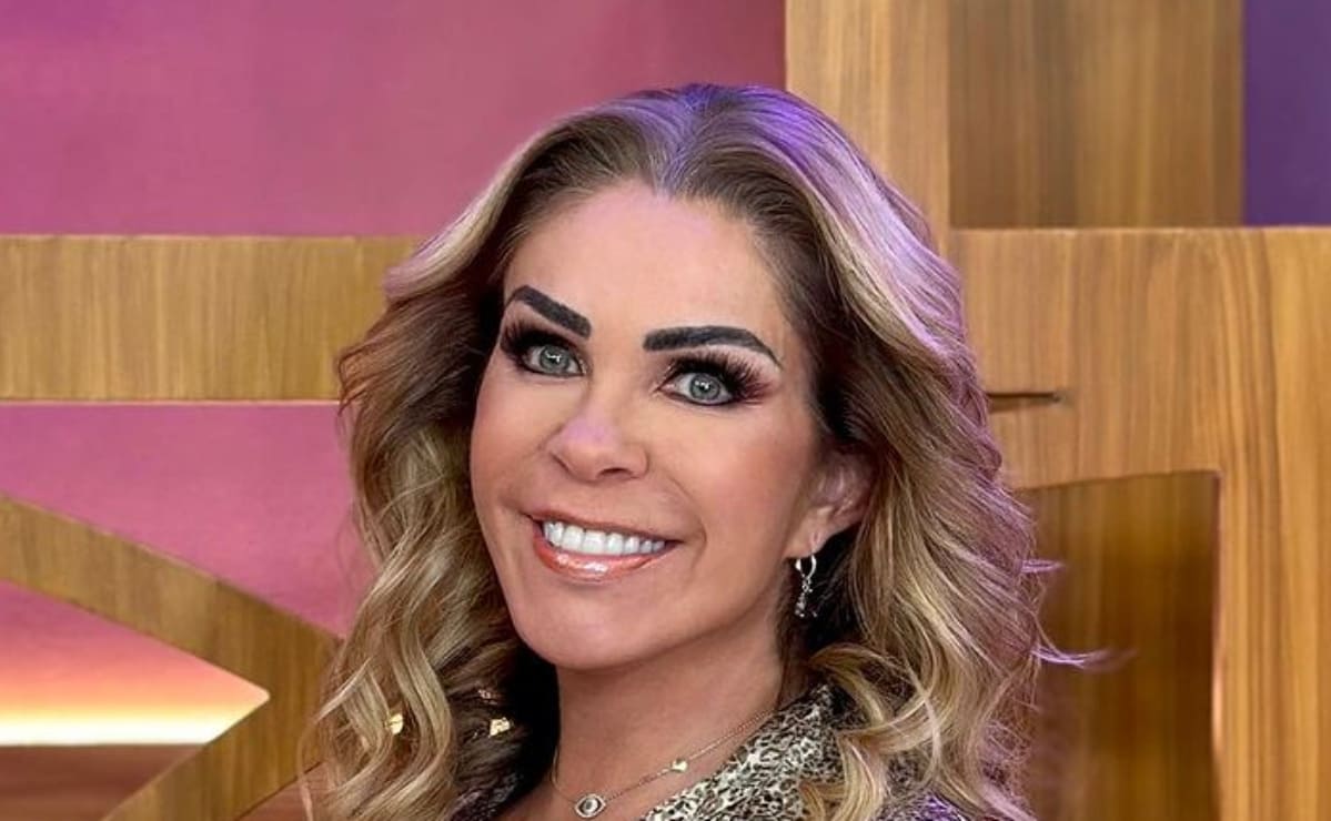 Rocío Sánchez Azuara se adelanta a la primavera y modela tankini negro