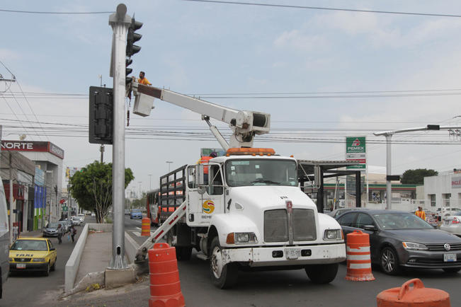 Sincronización de semáforos tardará 2 días más: Marcos Aguilar