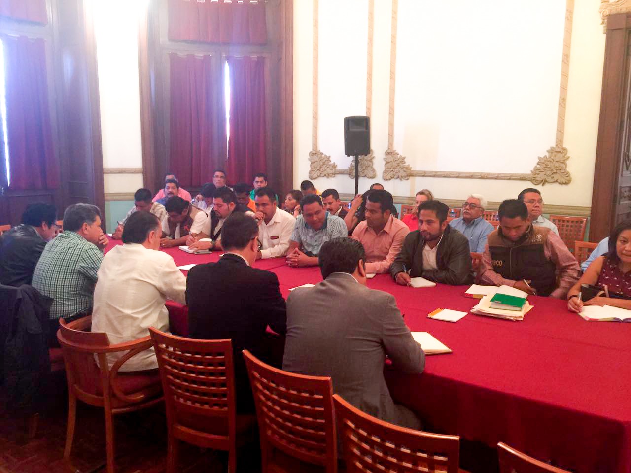 Oaxaca reinstala comisión para atender conflicto en escuelas