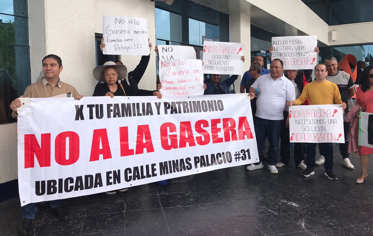 "¡No a la gasera!": Protestan vecinos de Naucalpan; denuncian es ilegal y está entre escuelas, bares y casas 