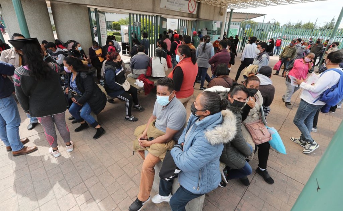 Pacientes Covid aumentan en Edomex; familiares esperan afuera de hospitales 