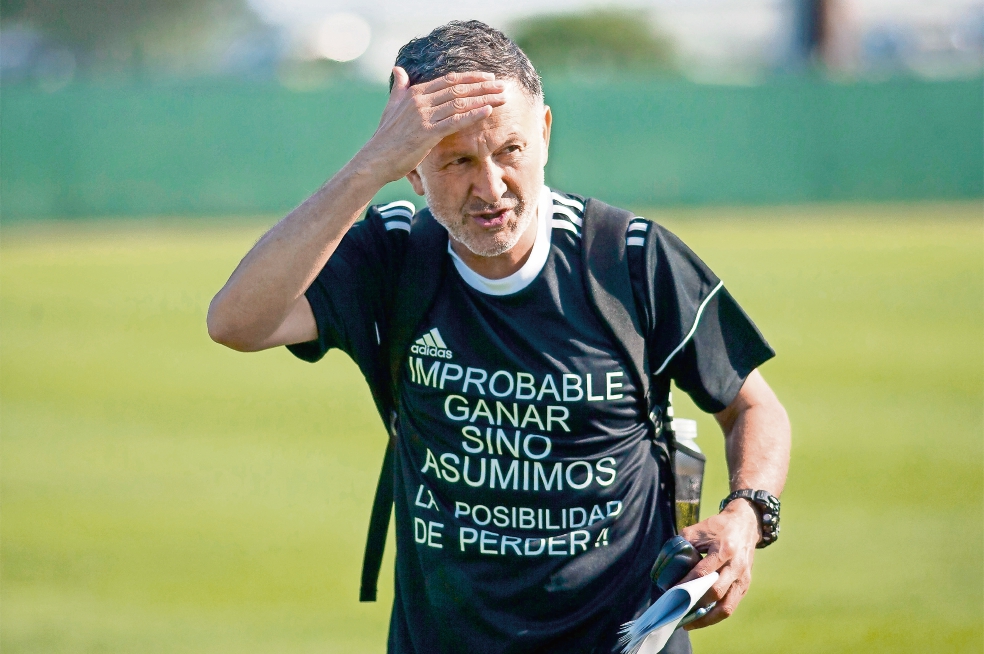 Eliminatoria salva a Osorio de dejar el Tri