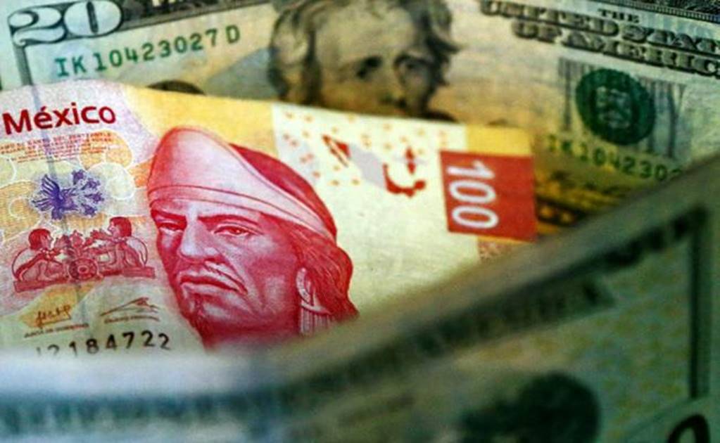 Mexico's peso slumps to record low as global markets sink