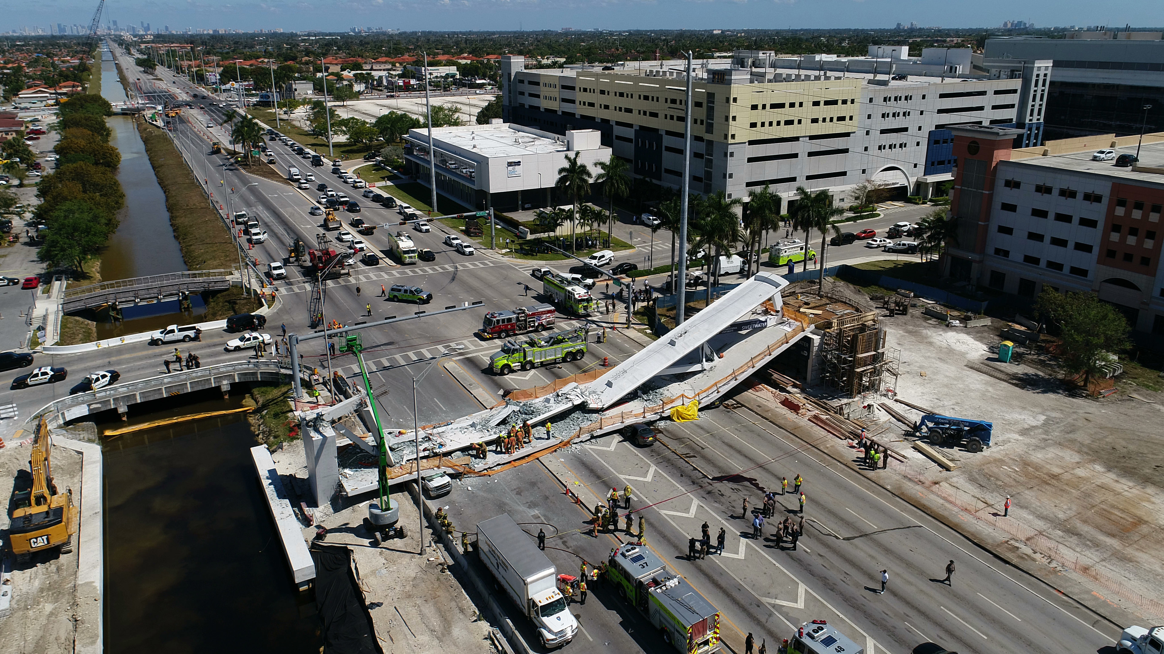Al menos cuatro muertos y nueve heridos por desplome de puente en Miami