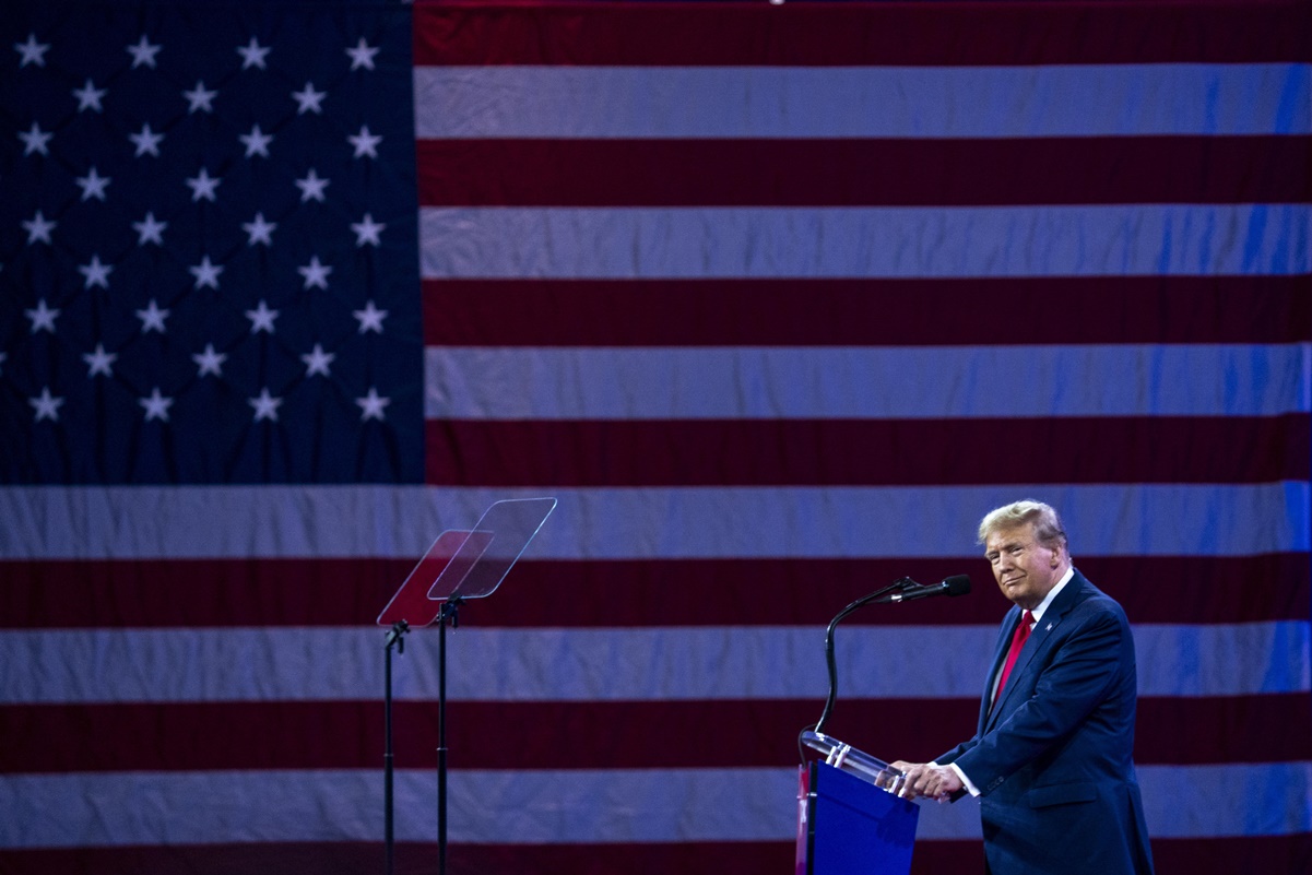 Trump se autodenomina un "disidente político orgulloso" en conferencia conservadora