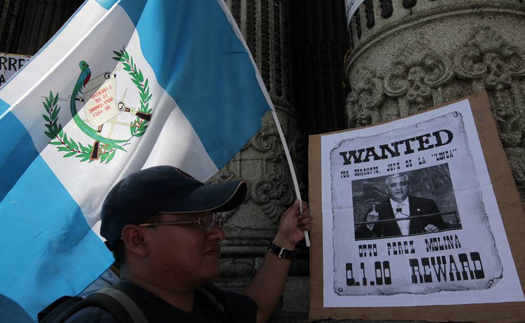 Organizaciones civiles exigen salida de Pérez Molina