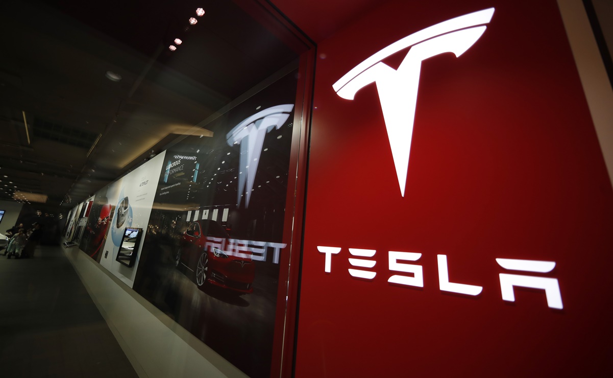 Tesla de Elon Musk pide a sus empleados en Shanghái dormir en la fábrica ante duro confinamiento por Covid en la Ciudad, reportan