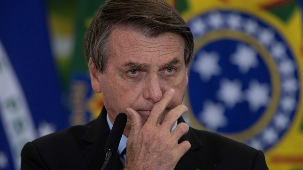 Por qué la justicia de Brasil ordenó a Jair Bolsonaro pagar 3 mil 500 dólares a una periodista