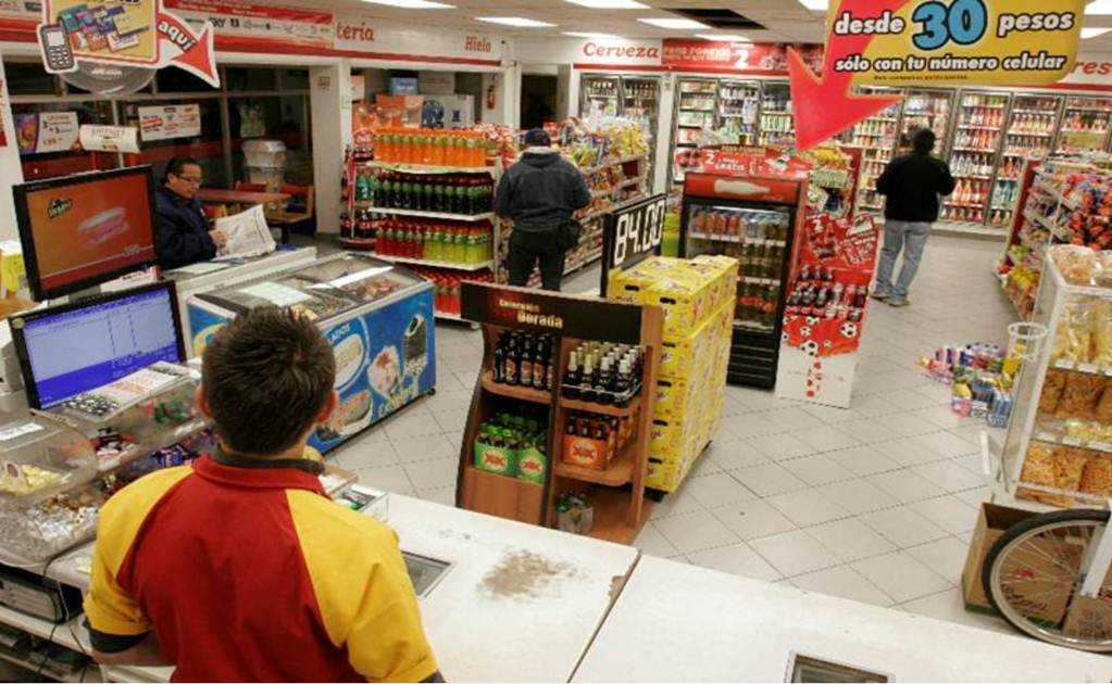 Huracán "Otis": Oxxo comienza rehabilitación de 7 tiendas en Acapulco