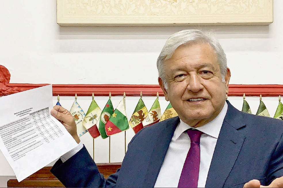 López Obrador asegura inversión a empresarios