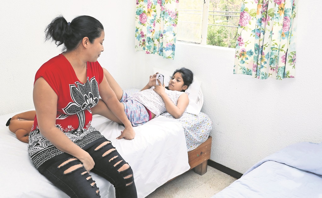 Mexicanos recorren kilómetros ante lejanía de hospitales