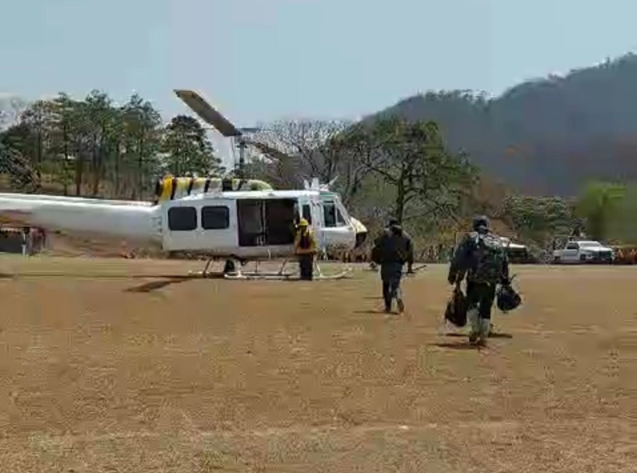 Vientos y escasa visibilidad, impiden a helicópteros combate de incendios en Los Chimalapas