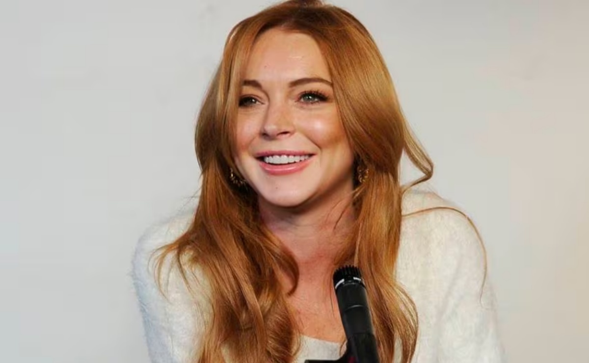 ¡Muy fetch! Lindsay Lohan luce renovada con vestido estilo 'cut out' en el estreno de 'Mean Girls'