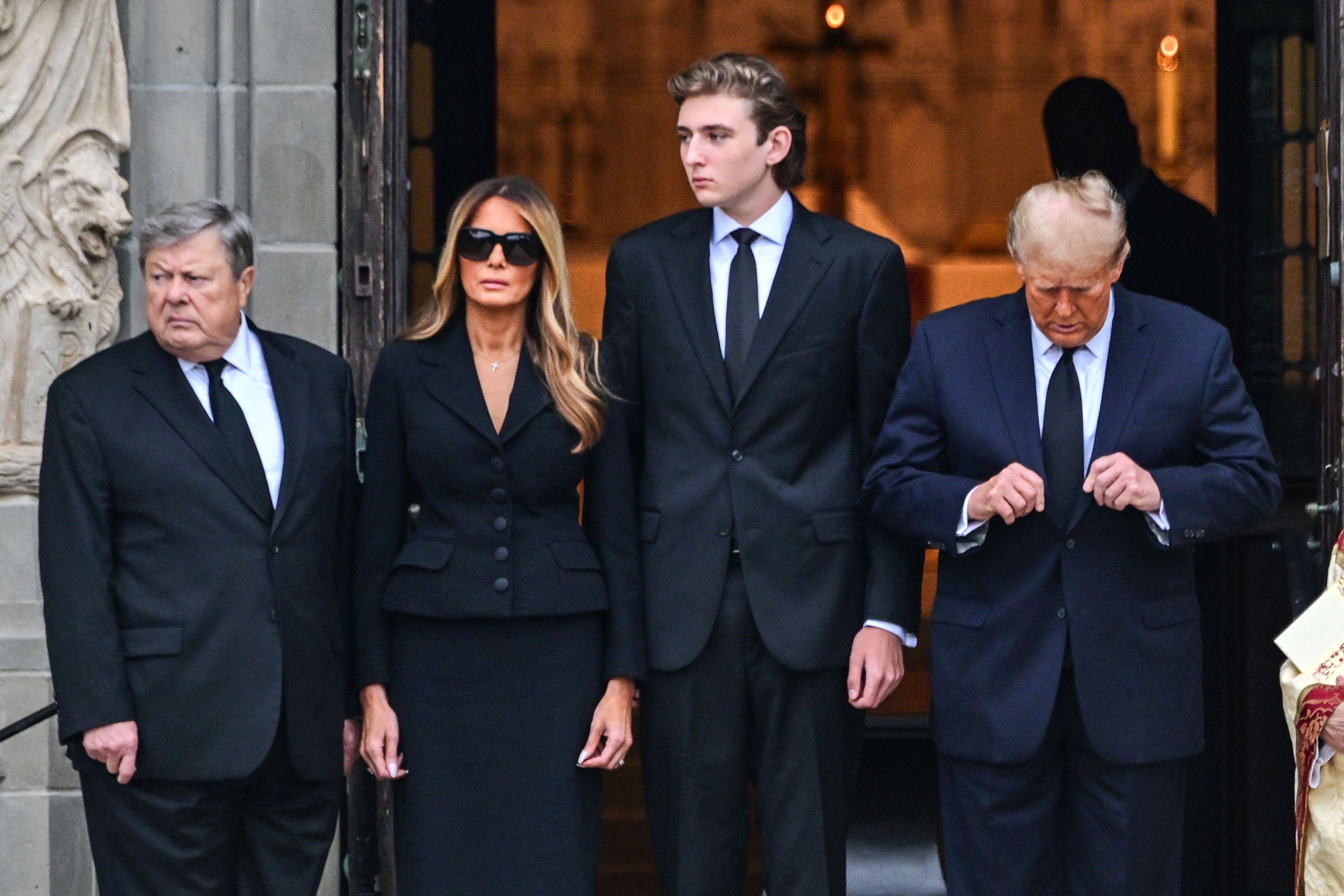 Barron, hijo menor de Trump, rechaza debut político; Melania explica la razón