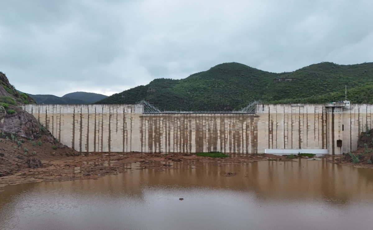 Presa El Realito sigue sin enviar agua a viviendas de SLP, pese a que ya tiene agua 