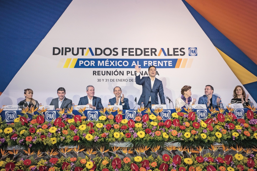 Critican en plenaria a panistas por aliarse al PRD 