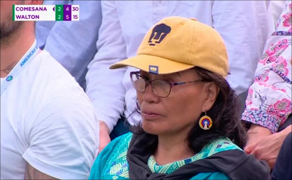 Aficionada de Pumas causa revuelo en redes tras aparecer en Wimbledon con una gorra de los felinos