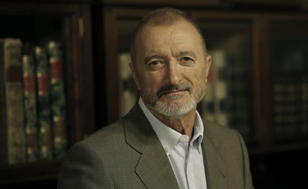 Lenguaje anclado al masculino tiene que transformarse: Pérez-Reverte