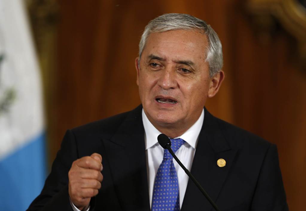 Renuncia Otto Pérez a presidencia de Guatemala