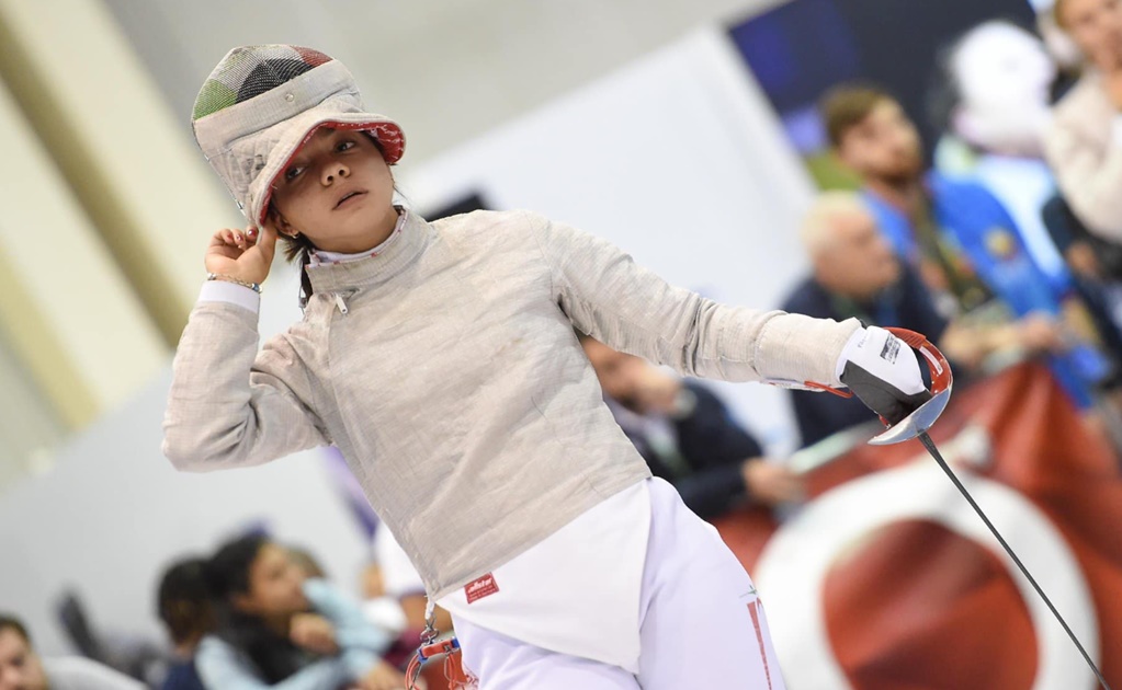 Mexican fencer Natalia Botello defeats Uzbekistani Paola Pliego in Hungary World Championship