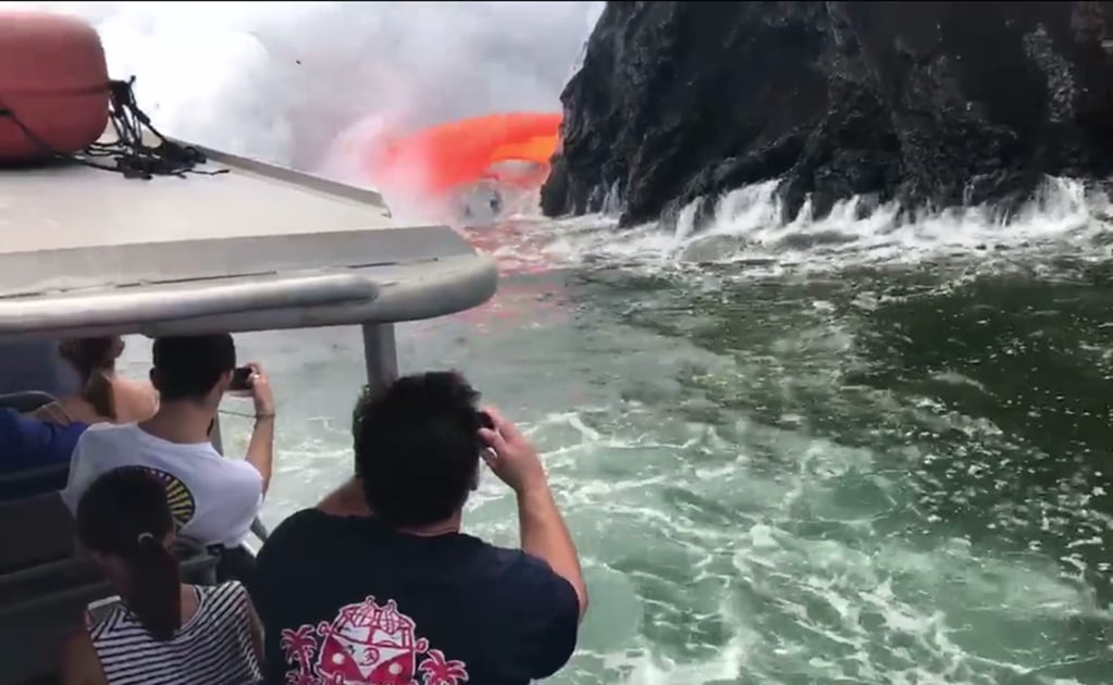 Video. Turistas ven correr lava de volcán en Hawaii