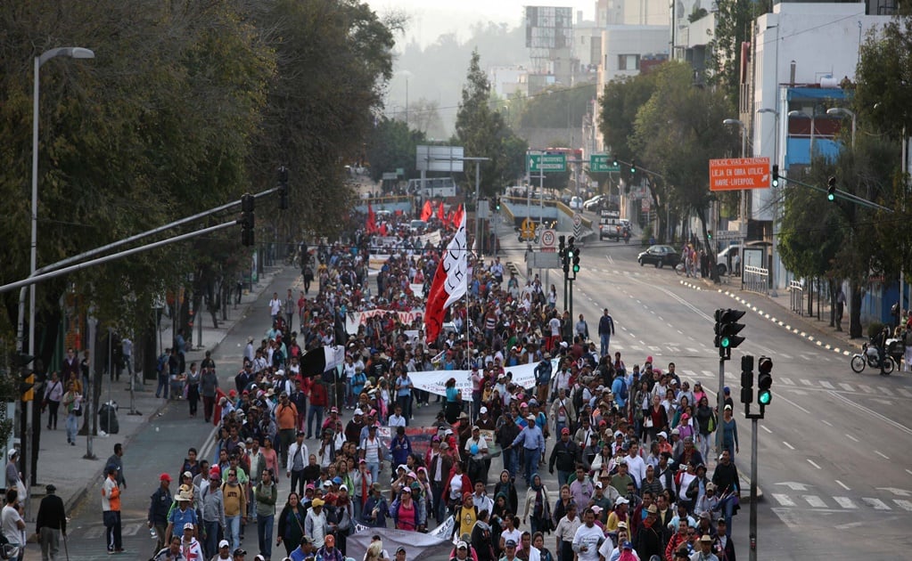 Frente de Normales protesta en Guerrero por becas