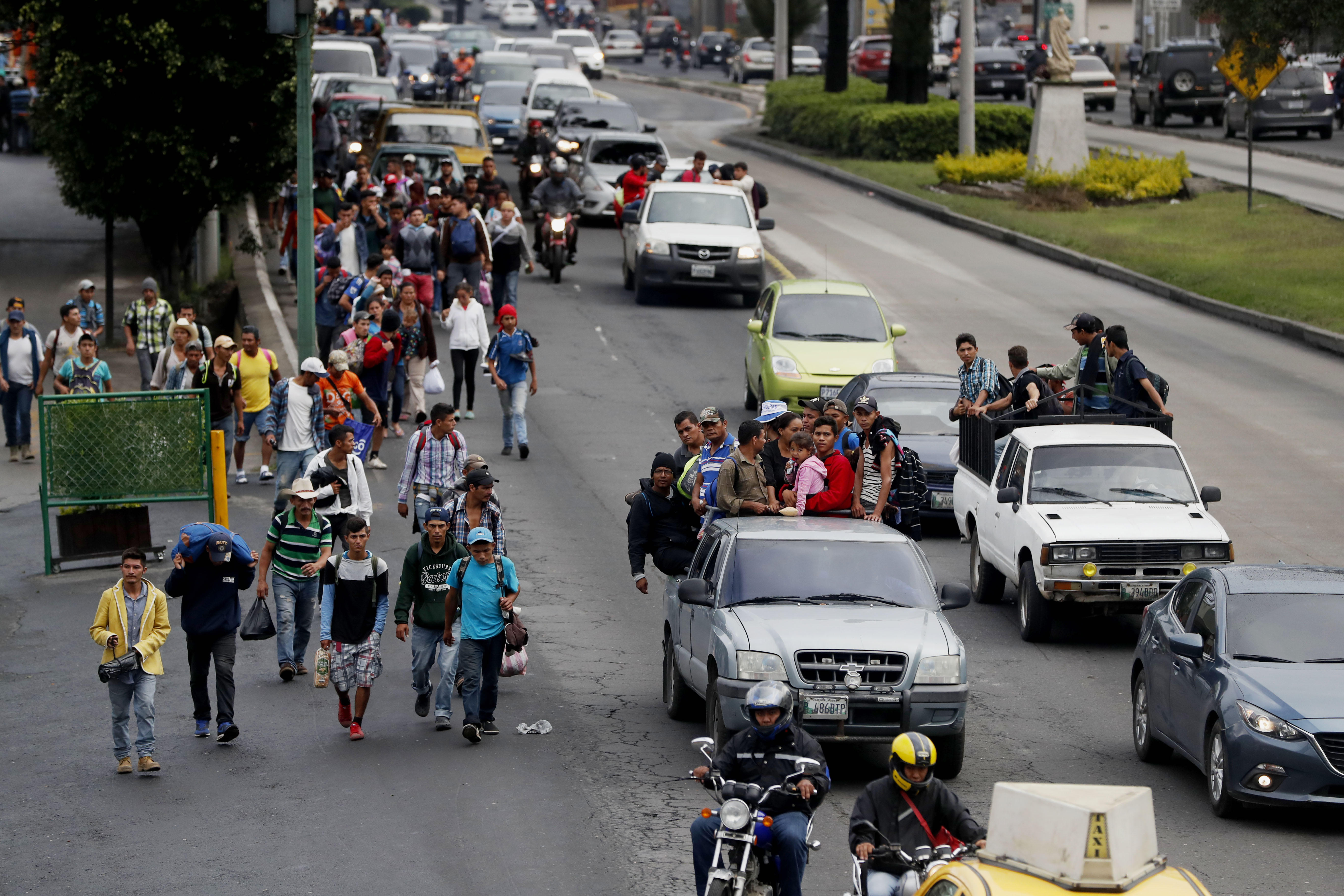 SRE inicia atención a migrantes de Caravana hondureña