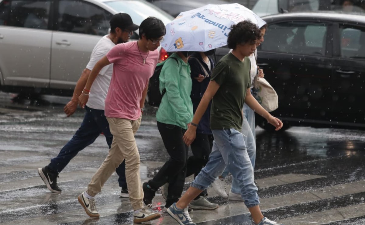 FOTOS ¡Día de contrastes en CDMX!: calor histórico, contingencia ambiental y lluvias intensas