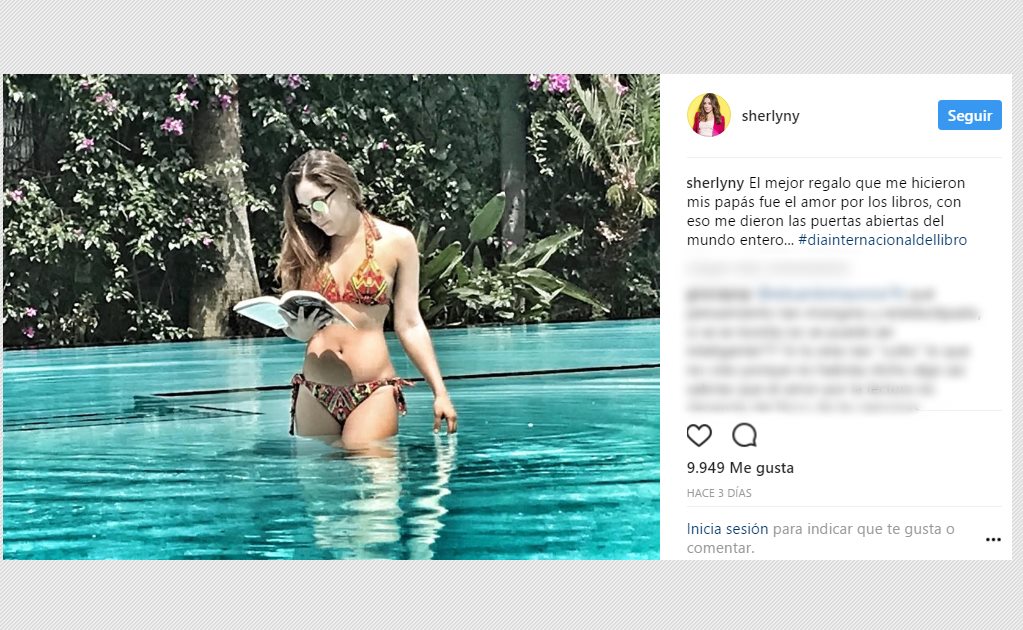 Critican a Sherlyn por foto en la que lee en bikini