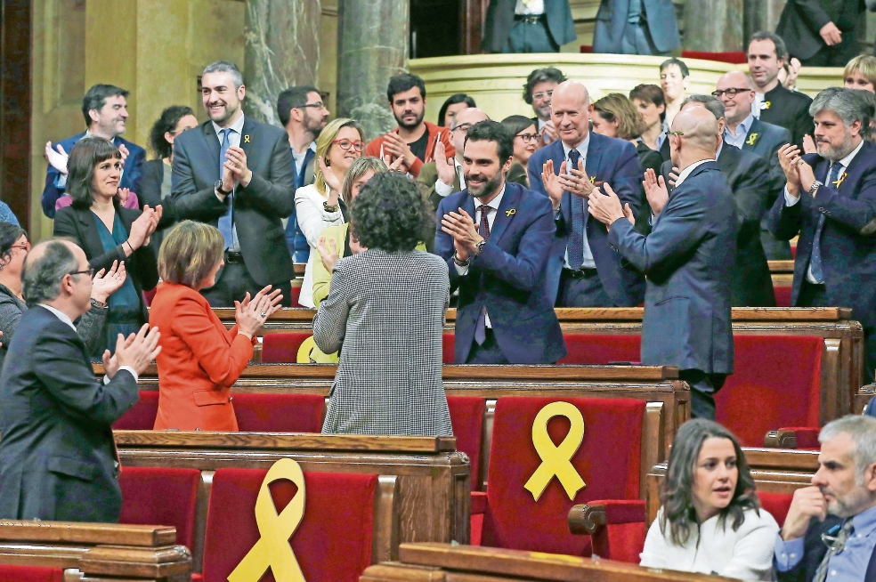 Arranca labores nuevo Parlamento en Cataluña