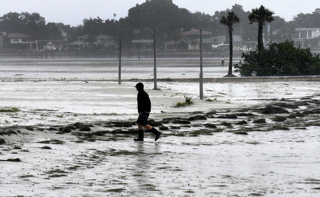 Tornados azotan el sureste de Florida previo a la llegada de "Ian"; hay dos heridos 