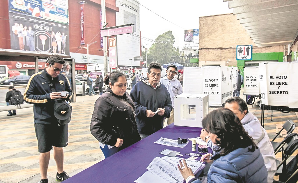 ​Funcionarios de casilla, nacidos en febrero y marzo y cuyo apellido inicie con F