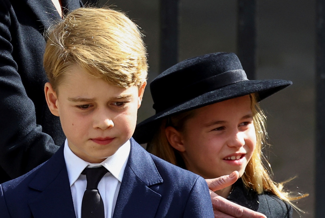 ¿Qué le dijo la princesa Charlotte a su hermano el príncipe George durante el funeral de Isabel II?