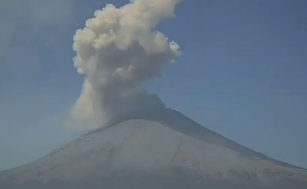 Volcán Popocatépetl registra explosión con columna de ceniza de 800 metros 