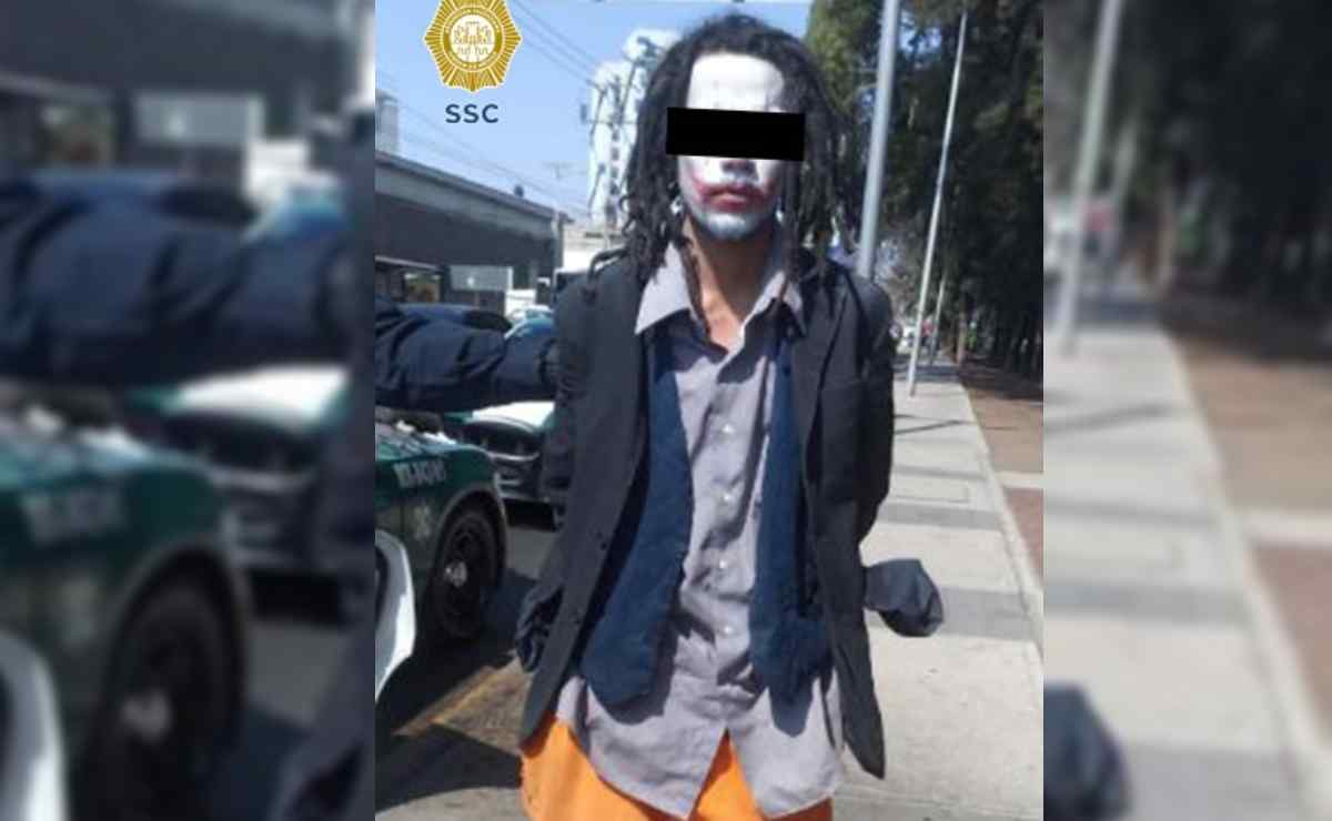 Sujeto disfrazado de Joker asalta y agrede con un machete a peatón en avenida Insurgentes Norte 