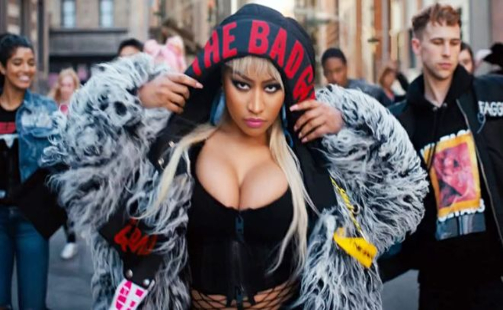 Diesel y Nicki Minaj lanzan colección de ropa con insultos