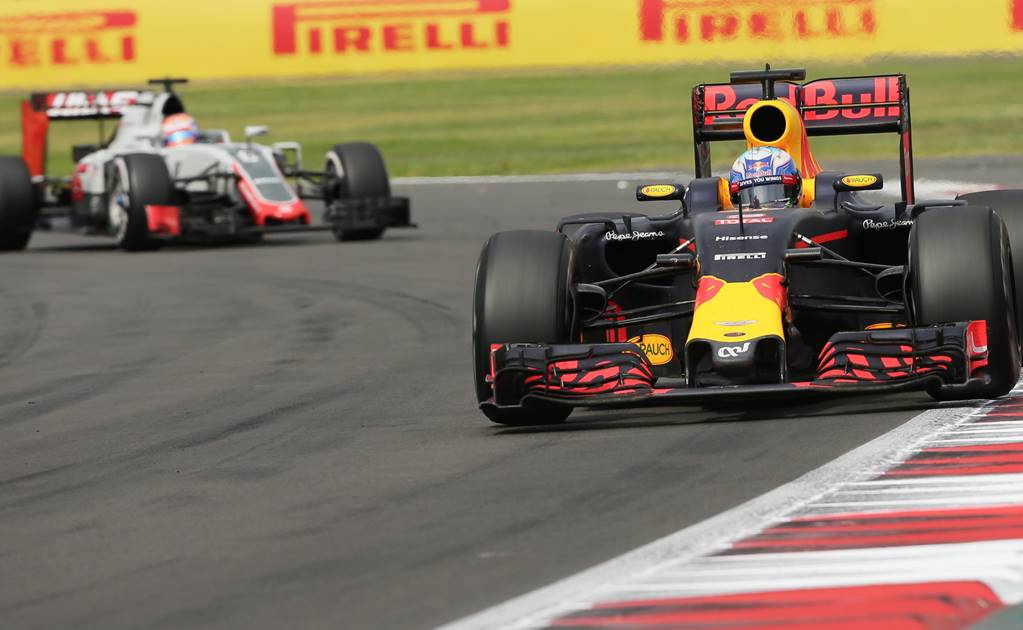 F1 sanciona a Vettel y Ricciardo sube al podio