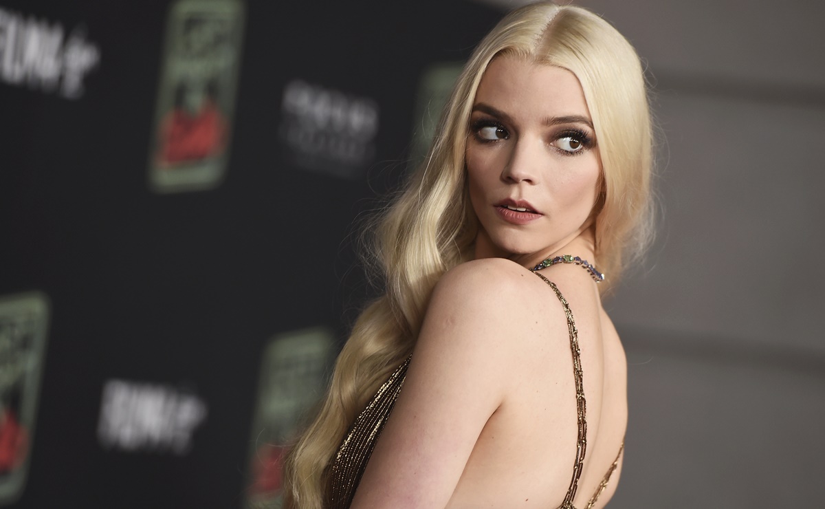 Anya Taylor-Joy y el espectacular vestido 'abierto' que usó en California 