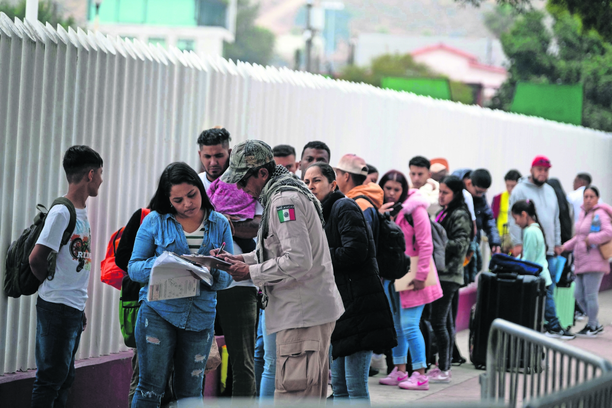 Administración de AMLO registra ingreso de 185 millones de migrantes regulares en México; INM autoriza estancia de 1.7 millones