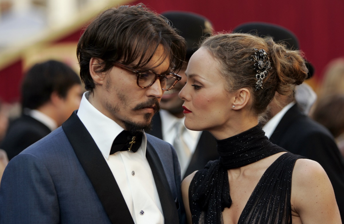 Sale a la luz carta de Vanessa Paradis, afirma que Johnny Depp nunca fue abusivo 