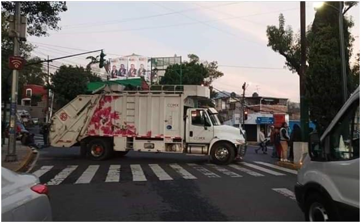 Trabajadores de limpieza retiran bloqueo sobre avenida Luis Cabrera; llegan a un acuerdo con autoridades