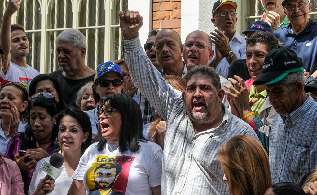 Oposición venezolana se manifiesta a favor de revocatorio 