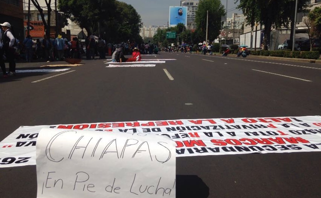 Realizan 10 cierres viales y una marcha en la CDMX en apoyo a la CNTE