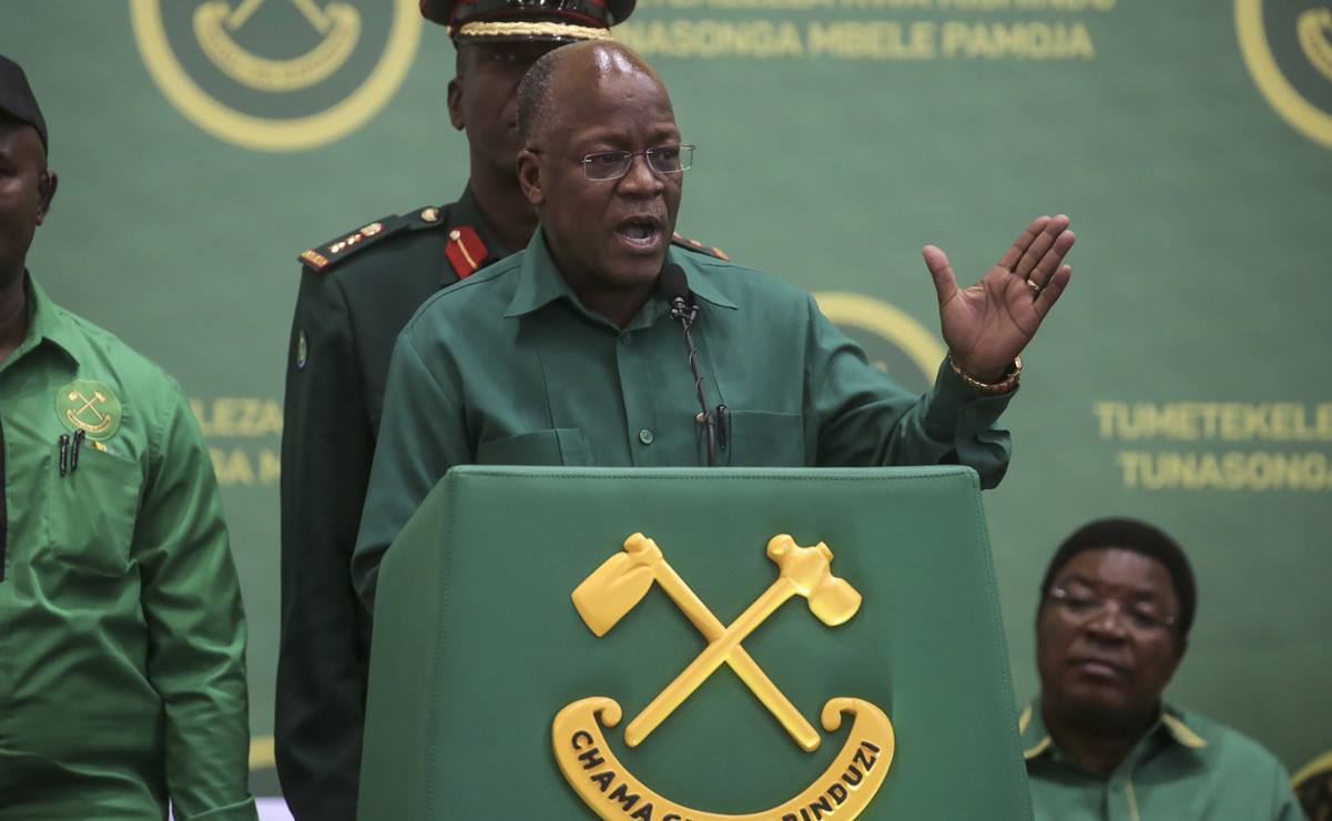 Tras decir que orando "acabaría el Covid-19", presidente de Tanzania reconoce que hay que usar cubrebocas