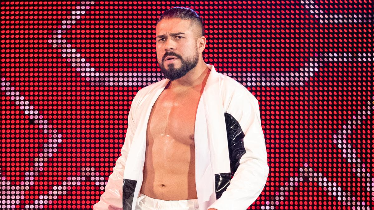WWE suspende a Andrade por violar política de bienestar